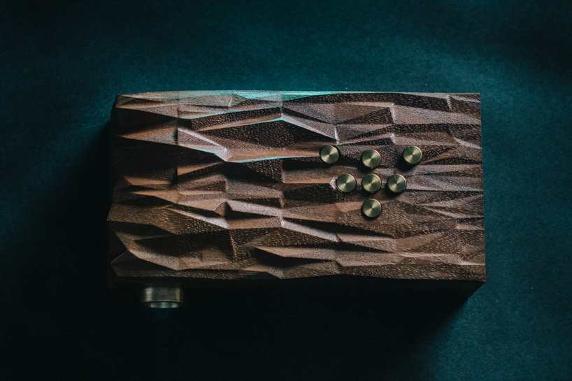 the obverse box: an LED audiovisual timecapsule experience