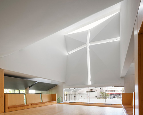 st barnabas church in sydney given curving form by FJMT