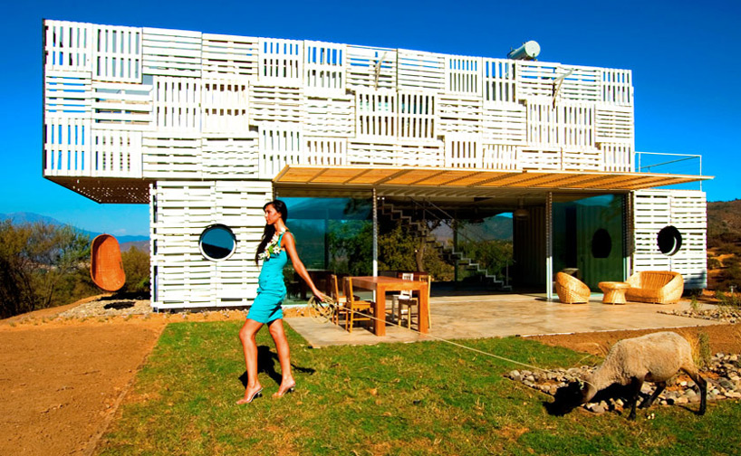 james & mau arquitectura create manifesto house for infiniski