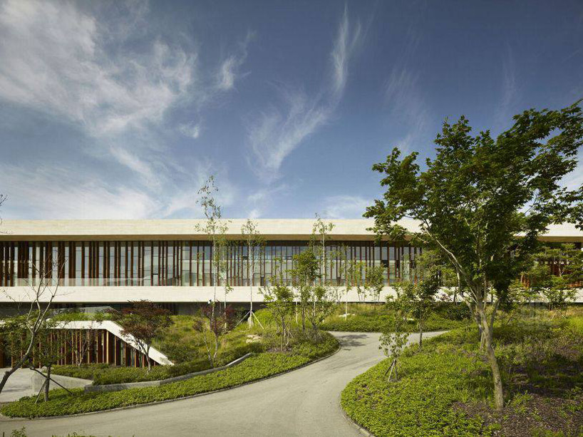 mecanoo whistling rock golf clubhouse designboom