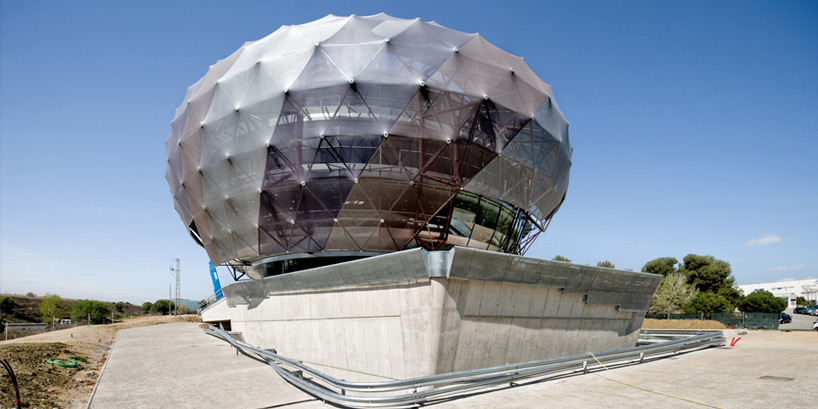 mias arquitectes iguzzini headquarters designboom
