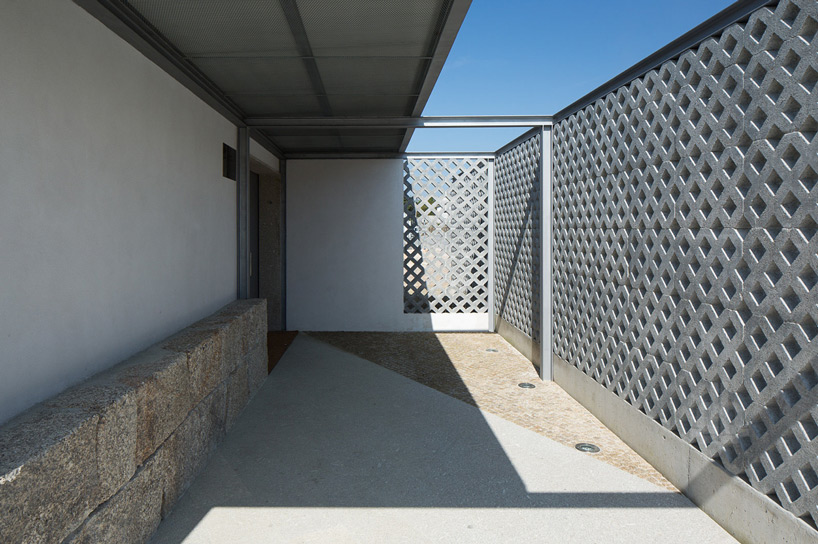 raul sousa cardodo graca vaz mortuary house designboom