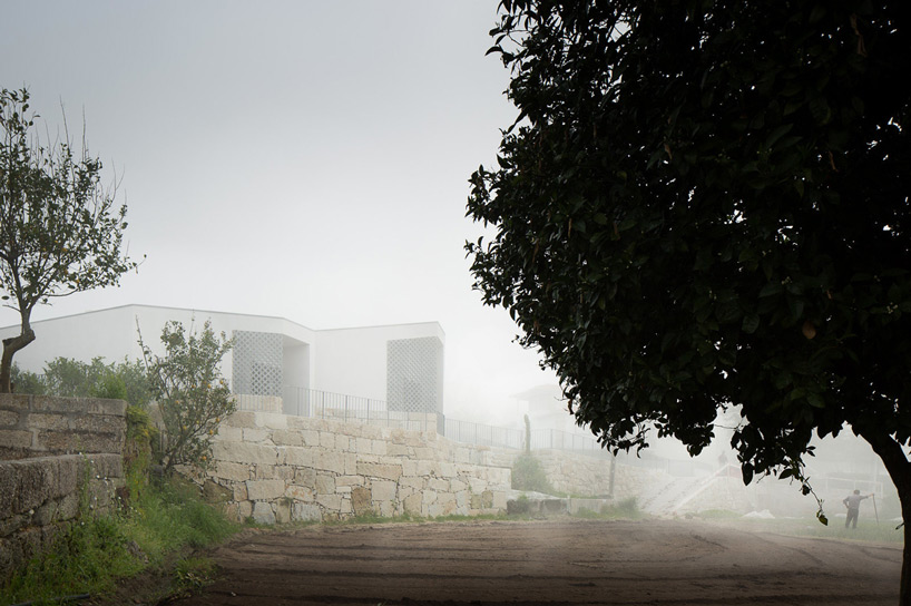 raul sousa cardodo graca vaz mortuary house designboom