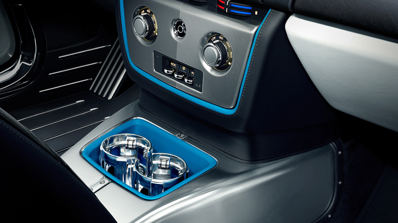 the rolls-royce phantom drophead coupé waterspeed collection
