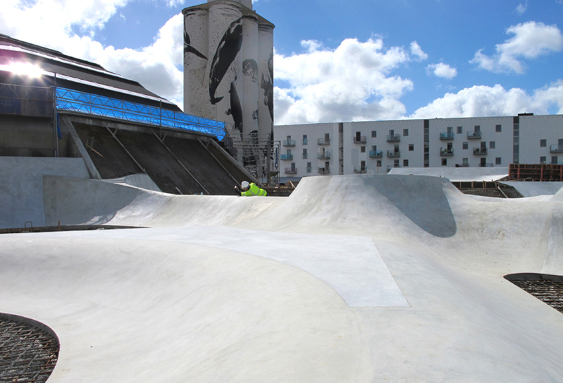 skatecity_glifberglykke_designboom05