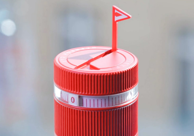 vittel refresh water bottle cap reminds you to stay hydrated