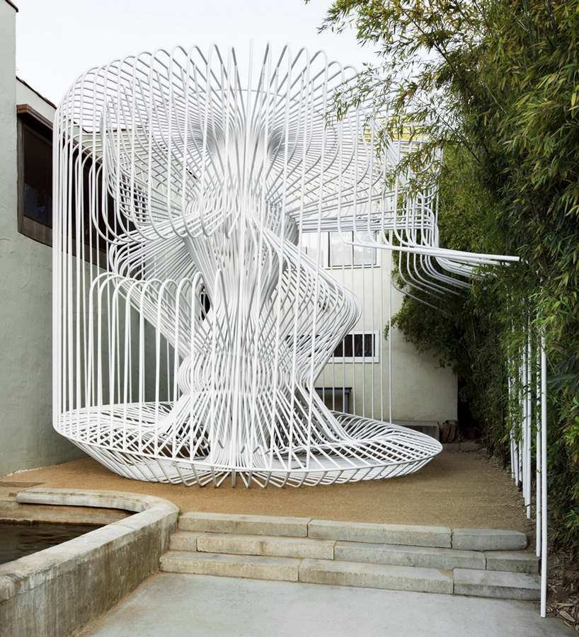 warren techentin architecture forms la cage aux folles in LA courtyard