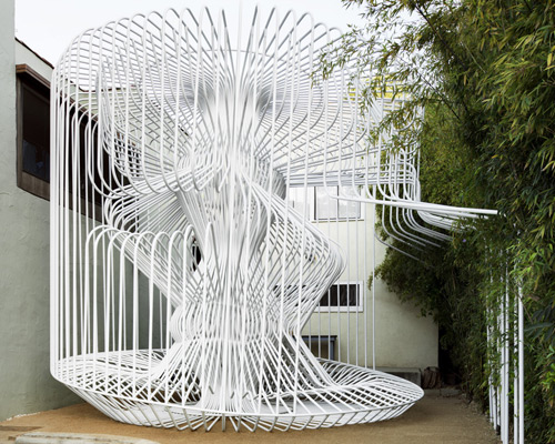warren techentin architecture forms la cage aux folles in LA courtyard