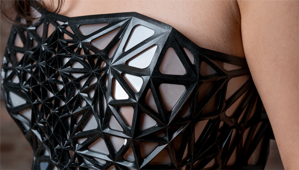 3D-printed corset makes the wearer more naked as smartphone data is shared