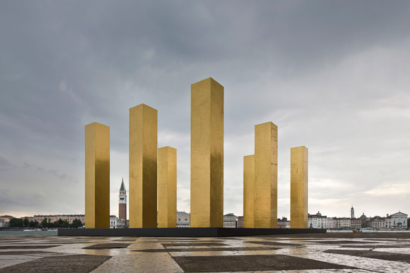 heinz mack the sky over nine columns venice biennale designboom 