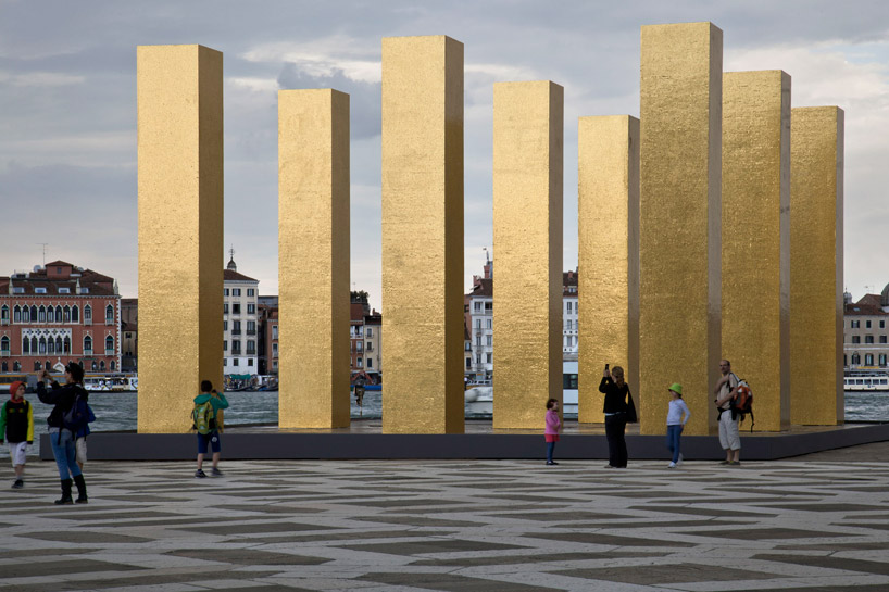 heinz mack the sky over nine columns venice biennale designboom 