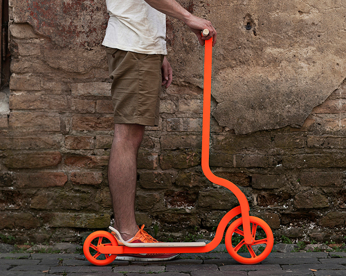 citybirds' 'pigeon' scooter by ignas survila adds a splash of color to your commute