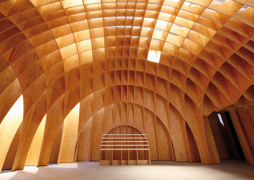 schneider+schumacher autobahn chapel siegerland designboom