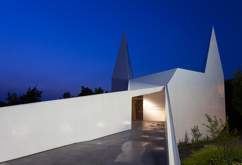 schneider+schumacher autobahn chapel siegerland designboom