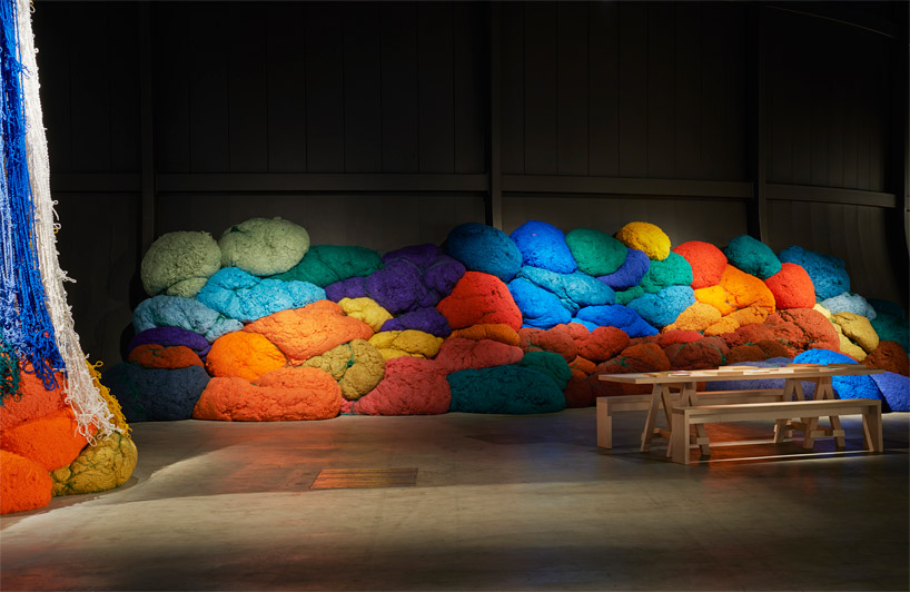 sheila hicks knots colorful fiber bundles for séance at design miami/ basel