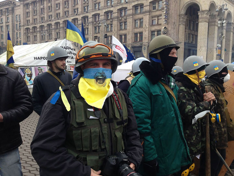 silent scream mask stands as symbol for ukraine's call for independence