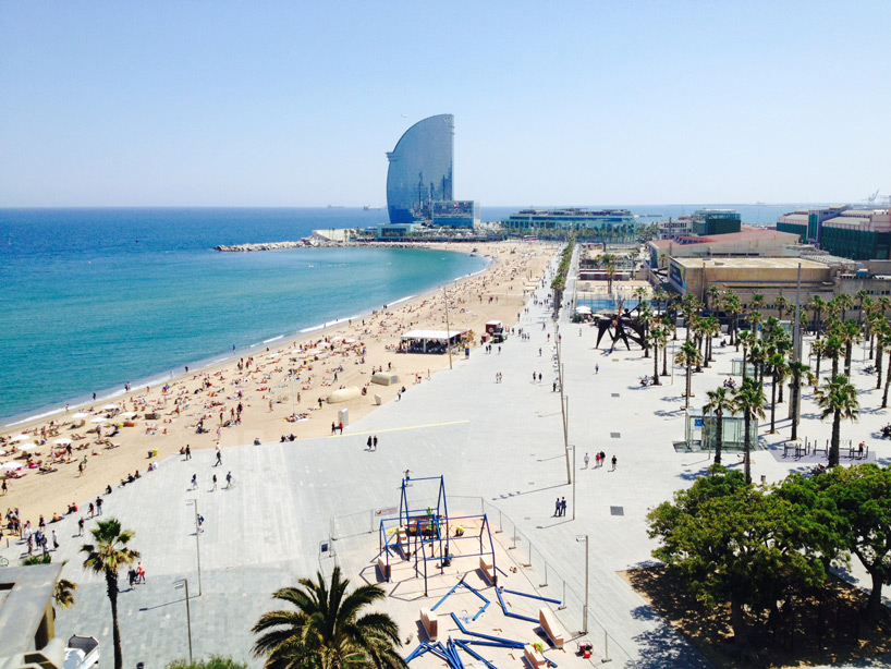 urban-think tank designs xarranca pavilion on barcelona beachfront