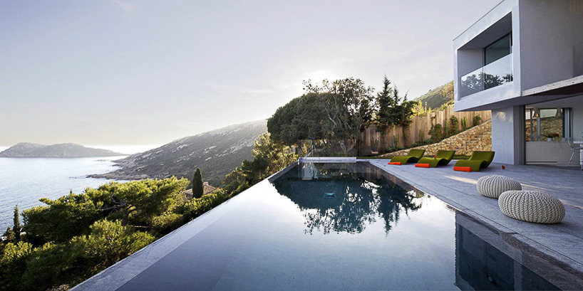 vincent coste cascades D1 house down saint-tropez cliff face
