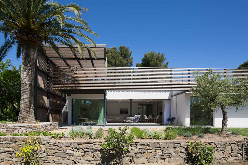 vincent coste architecte maison l2 house saint-tropez designboom