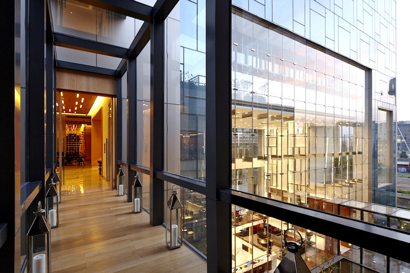 wow architects gurgaon hotel vivanta taj