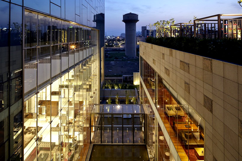 wow architects gurgaon hotel vivanta taj