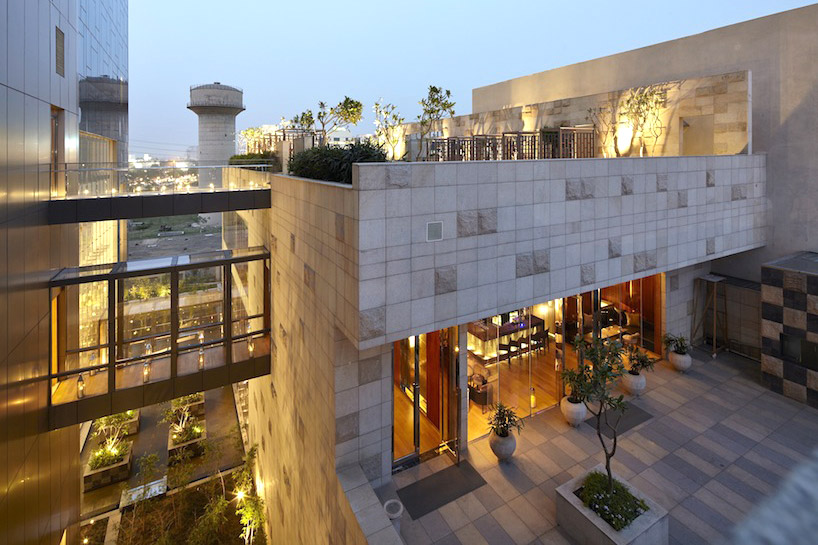 wow architects gurgaon hotel vivanta taj