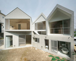 K2YT aligns gabled zushi apartment complex in kanagawa