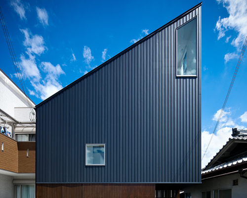 hammock house by UZU architects looks out to osaka, japan