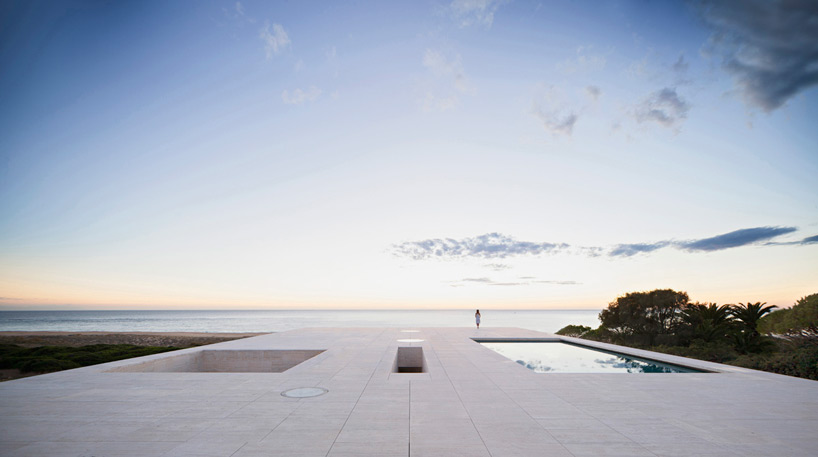 alberto campo baeza house of the infinite VT house cadiz designboom