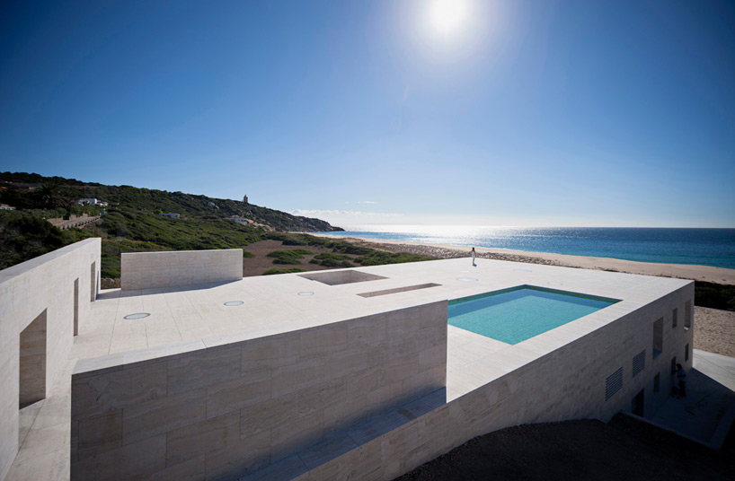 alberto campo baeza house of the infinite VT house cadiz designboom