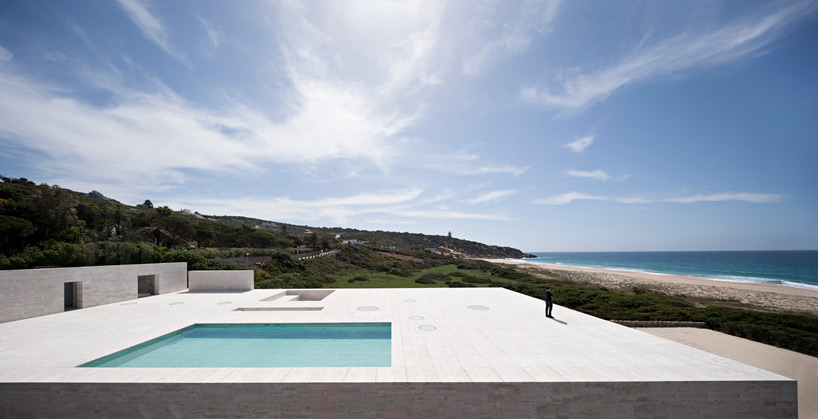 alberto campo baeza house of the infinite VT house cadiz designboom