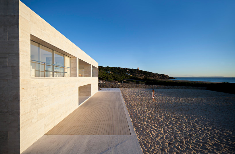 alberto campo baeza house of the infinite VT house cadiz designboom