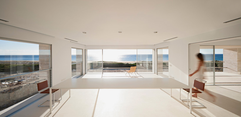 alberto campo baeza house of the infinite VT house cadiz designboom