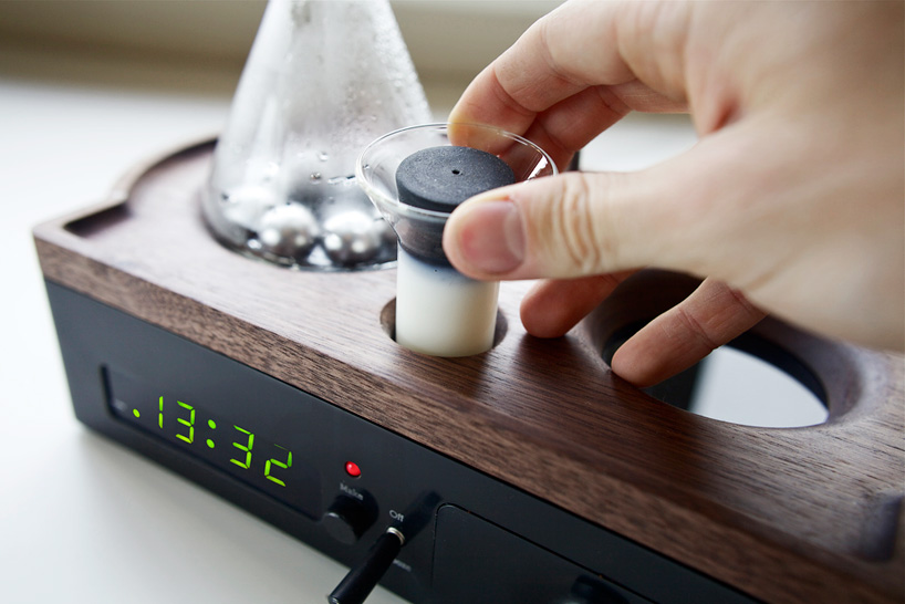 This coffee maker alarm clock will change your AM game