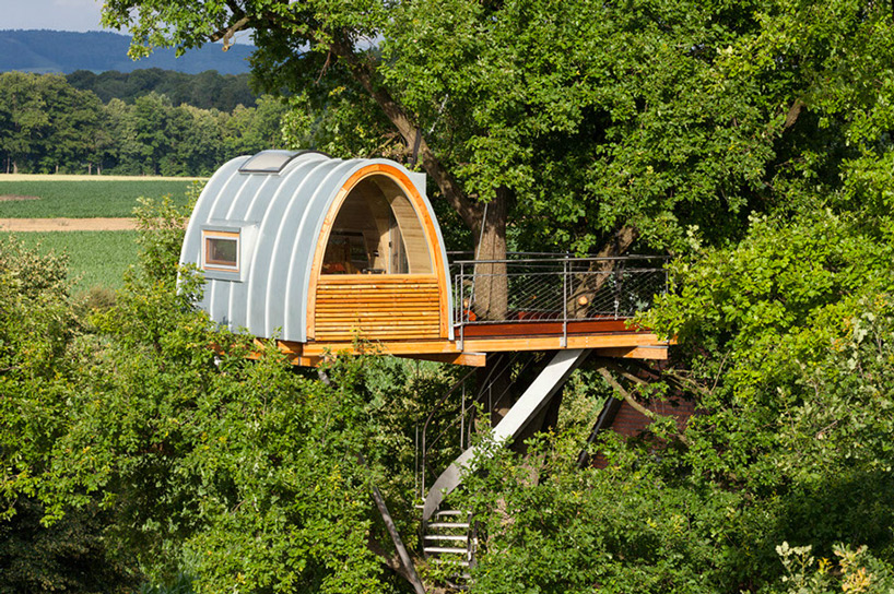 baumraum treehouse halle designboom