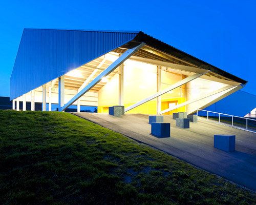CEBRA constructs logstor sports hall out of lightweight materials