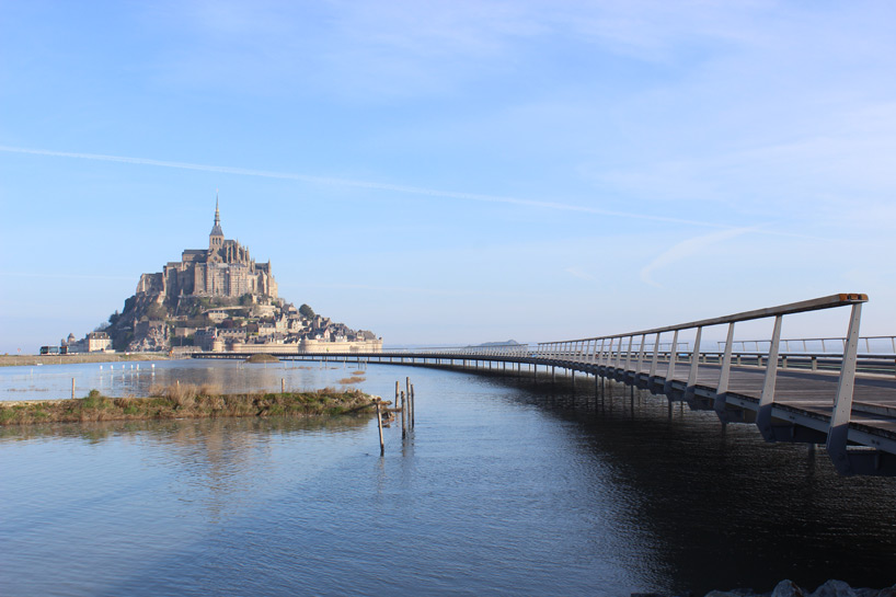 dietmar feichtinger architectes elevates jetty to mont saint-michel