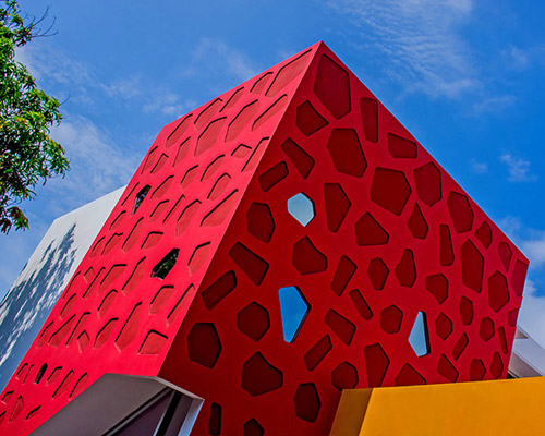 gerardo ars arquitectura constructs red coral house for young family