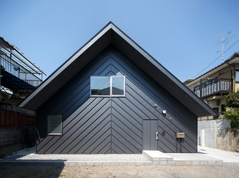 hiromu nakanishi organizes elephant house around internal courtyard