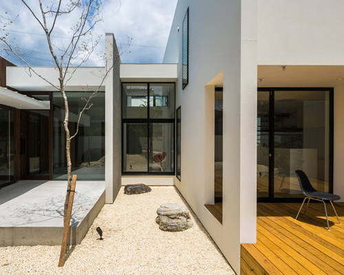 keitaro muto architects realizes sunomata house in japan