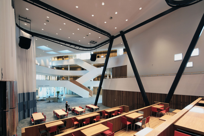 mecanoo rabobank westelijke mijnstreek advice centre sittard the netherlands designboom