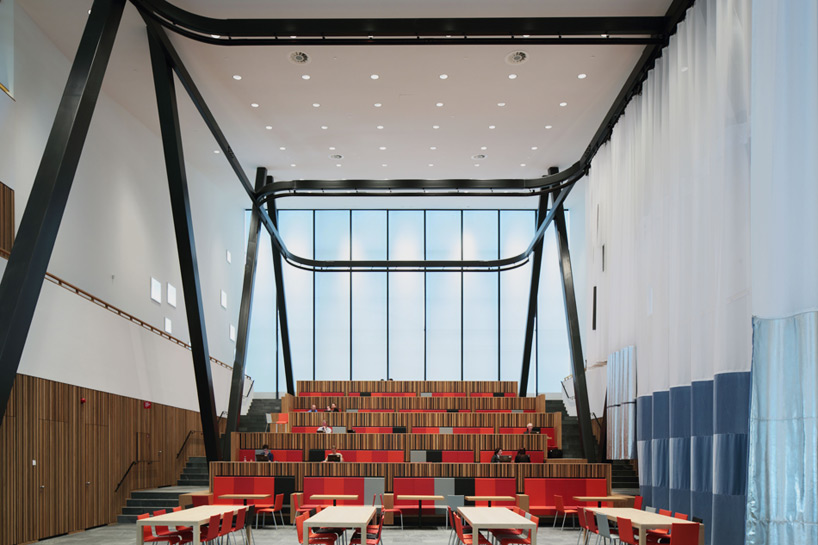 mecanoo rabobank westelijke mijnstreek advice centre sittard the netherlands designboom