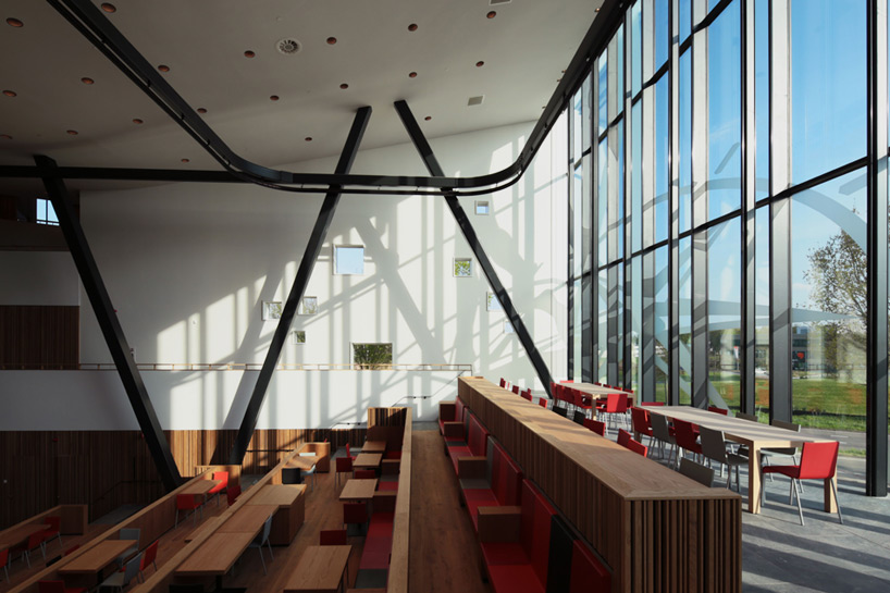 mecanoo rabobank westelijke mijnstreek advice centre sittard the netherlands designboom