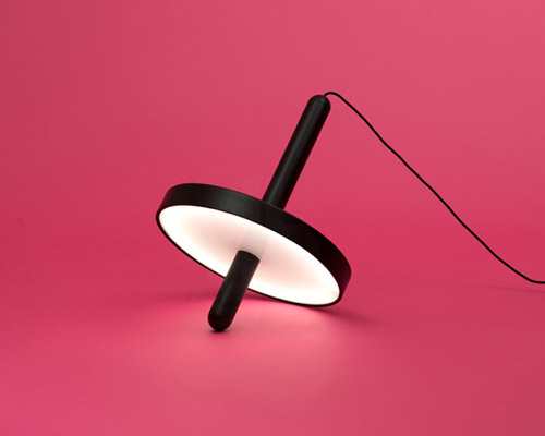 domanska + gieselmann design magnum lamp like a satellite