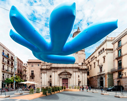 peter cook + yael reisner float inflated blue hand in barcelona plaza