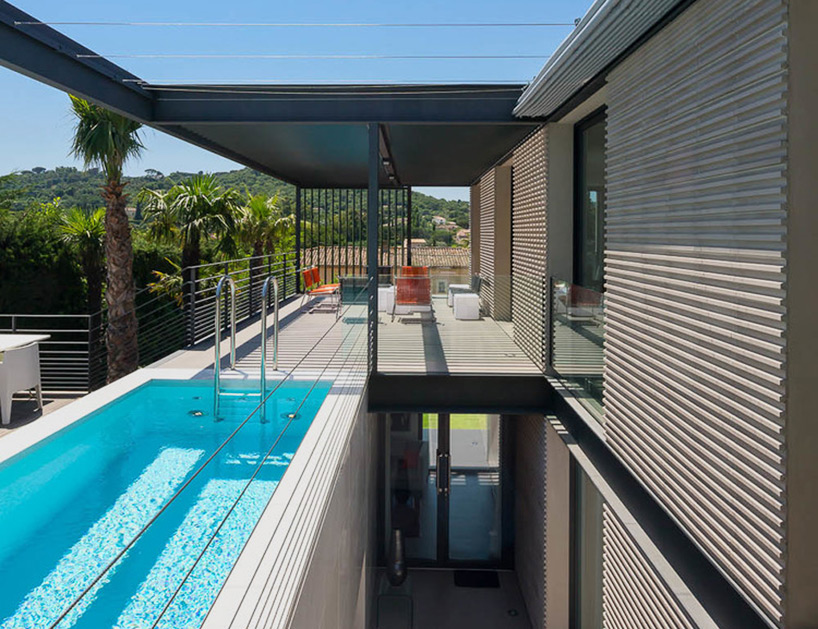 vincent coste arranges maison H3 around pool in france
