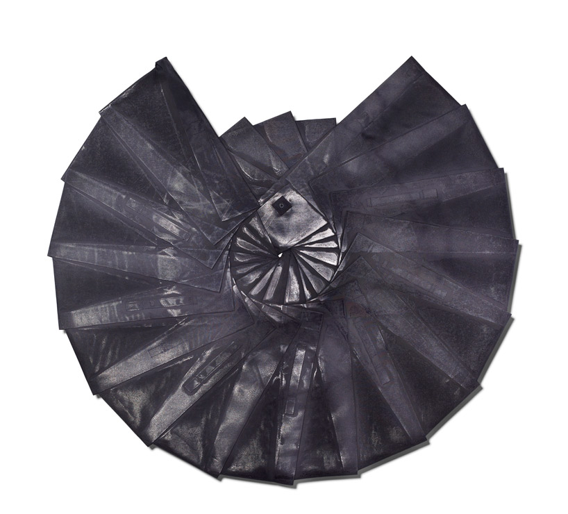 132.5 issey miyake li edelkoort designboom 