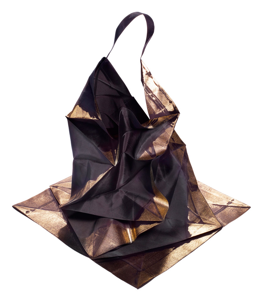 132.5 issey miyake li edelkoort designboom 