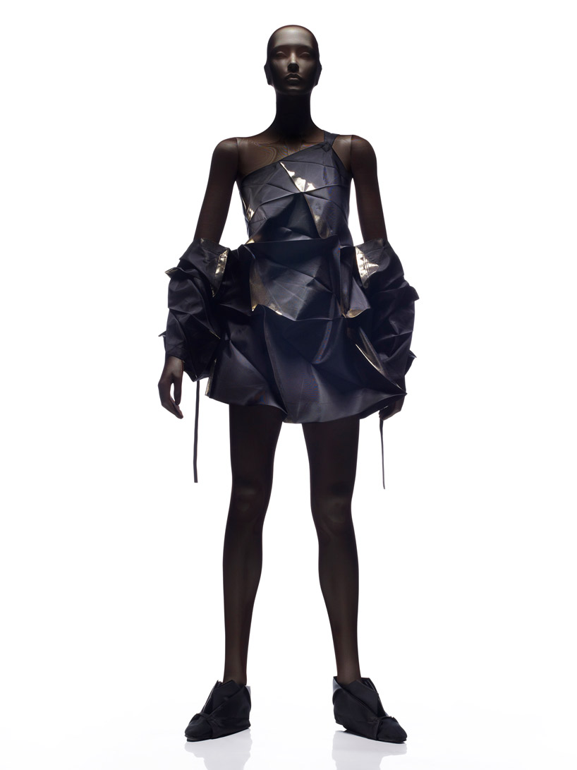 132.5 issey miyake li edelkoort designboom 