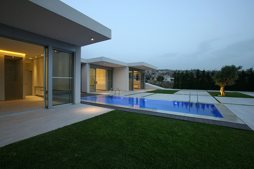 accent DG jiyeh villa lebanon designboom